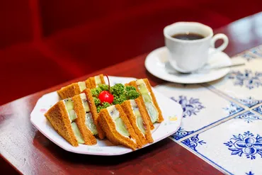 京都の純喫茶『ひめりんご』の魅力を徹底解説！レトロな空間で味わう絶品フルーツサンドとは？昭和レトロな空間で味わう、絶品フルーツサンドとノスタルジックなメニュー