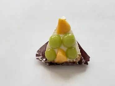 シャトレーゼ」HP未掲載の幻ケーキ「フルーツボンブ（シャインマスカットと柿）」にマニア歓喜！柿を使った新作がかわいすぎ 