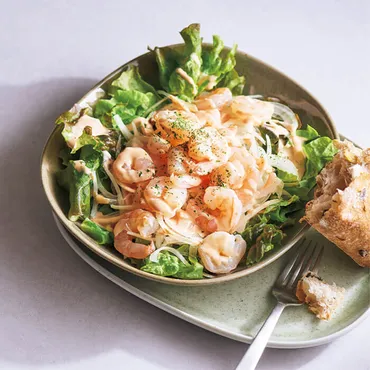 いつものサラダがまるでお店の味に！混ぜるだけの簡単ドレッシングで【サウザンアイランド風サラダ】に♡ 