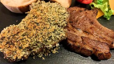 ラムの香草パン粉焼き 