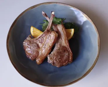 フライパンで簡単、おいしいラムチョップレシピ 