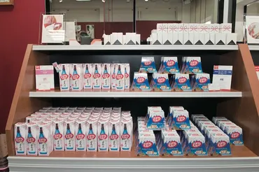 一升瓶を描いた日本酒味も！訪日客向け「キットカット」ショップ 