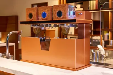 日本紅茶の新しい楽しみ方を味わえる『あずき茶香るミルク紅茶』、人気の定番ミルク珈琲『オレンジミルク珈琲』が4月9日、フランネルフィルターで゛水゛で丁寧に 淹れる『水淹れアイスコーヒー』が4月15日に登場… 