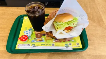 モスバーガーのモーニングメニュー、朝だけ食べれる野菜バーガー実食レビュー！