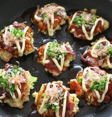 ひっくり返すのも楽ちん♪小さくてかわいい「ミニお好み焼き」レシピ 