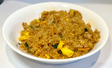 ローソン冷凍食品の世界へようこそ！大盛りビビンバ炒飯からデザートまで、豊富なラインナップをご紹介！(？)ローソン冷凍食品：手軽に本格グルメ！