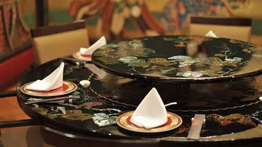 中華料理店の回転テーブルは中国ではなく日本で誕生した！【日本の不思議】 