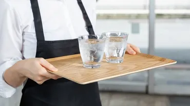 １時間以上並んだのに「お待たせしました」の一言も無し…人気の飲食店で残った接客への違和感。不快感はすべてを台無しにする  ふるまいひとつで仕事も人生もうまくいく 気づかいの神さま