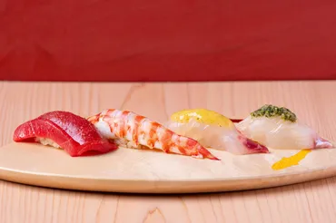 鮨すがひさ」が虎ノ門ヒルズにオープン。唯一無二の ゛変タイ鮨゛ とは？ 