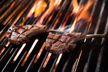 美味しいラム肉のバーベキュー!部位の選び方と焼き方のコツ