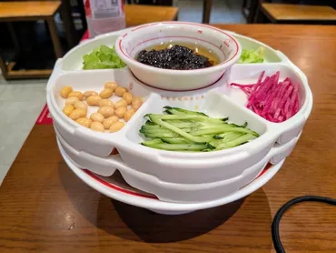 北京グルメ食べ歩き！ジャージャー麺？北京ダック？朝ごはん？（池袋でも？）北京グルメ食べ尽くし旅：前門大街、屋台、ホテル朝食、池袋の北京料理