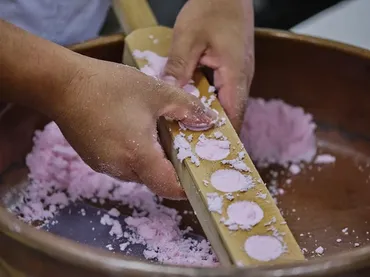 京都で300年続く人気和菓子店「鍵善」の菓子づくりの秘密