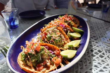 タコスってどんな食べ物？歴史と人気の秘密に迫る！タコス、食文化を彩る多様な姿