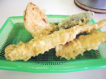22センチ超の大エビ天ぷらが揚げたてで出てくる！ 福岡の老舗『だるまの天ぷら定食』はコスパ良い贅沢ができる店 