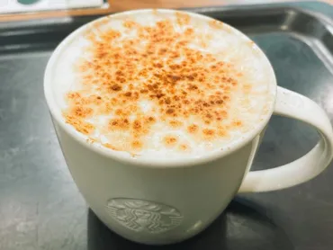 スタバの「チャイティーラテ」おすすめカスタム7選！ 気になる値段やカロリーを紹介 