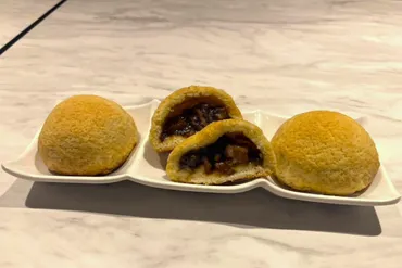 看板メニューの「ベイクド チャーシューバオ」 