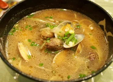 ダジャレじゃない】アサリの旨味を凝縮したあっさり系ラーメン！ 「活アサリそば」が絶品 / 横浜中華街『広東料理 吉兆』 