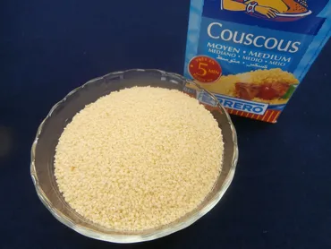 クスクスってどんな料理？フランス人が愛するクスクスの魅力に迫る！（クスクス、フランス、食文化？)フランスで愛されるクスクス：起源、レシピ、多様な楽しみ方