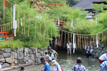 下鴨神社のみたらし祭（御手洗祭）】 真夏にひんやり！ 下鴨神社の足つけ神事で、無病息災を祈る！ 