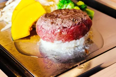 神戸牛100%の分厚い肉だね鉄板で焼き…映える#新感覚ハンバーグ# 「神戸赤ふじ」トアロードに開店