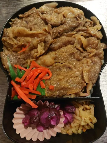 駅弁のあら竹の、匠の技松阪牛物語・モー太郎弁当・元祖特撰牛肉弁当 / 三重 松阪市 1895年創業 (明治28年)