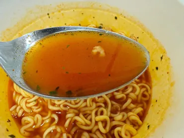 ガチで激うまだった゛辛ラーメン゛インド版】ついに日本上陸!カレー味ではないエスニックな味わいがクセになる…グルメライターが実食レポ