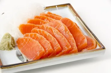 トラウトサーモンの特徴や栄養素を徹底解説!新鮮な魚の選び方やおすすめ料理もご紹介!