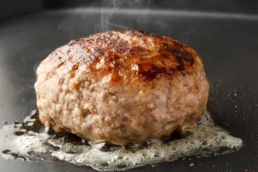 コストコのビーフパティは万能!ハンバーガーなど人気アレンジレシピ紹介
