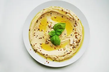 フムスってどんな料理？栄養とレシピ、アレンジ方法まで徹底解説！ (フムス、栄養、レシピ？)フムスの魅力！ヘルシーで美味しい万能ディップ