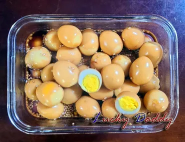 ソースがおいしい甘じょっぱいウズラの卵の醤油煮