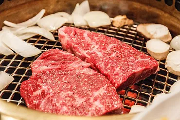 お肉のお歳暮で喜ばれるのはどんなブランド？選び方の基礎知識も紹介！お肉の贈り物で感謝の気持ちを伝えよう！