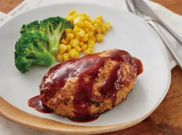 つなぎにお麩を使えばふわふわに肉汁あふれる「ふっくらハンバーグ」/いつものごはんが倍おいしくなるレシピ()