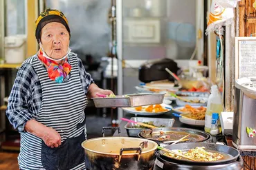 はっちゃんショップ物語：500円で食べ放題！愛情あふれる食堂の秘密とは？群馬県桐生市「はっちゃんショップ」の軌跡