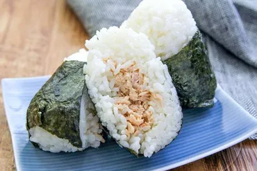 ツナマヨおにぎりの食中毒リスクは？安全に美味しく食べる方法を徹底解説！ツナマヨおにぎりを安全に美味しく！食中毒対策＆レシピ