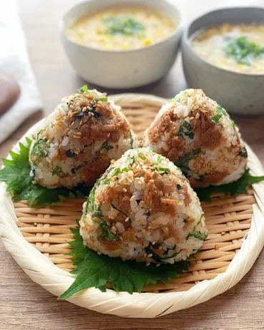 子供も大人も大好きな味!甘辛ツナマヨと大葉のおにぎり