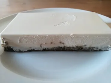 業務スーパーのティラミスムースケーキは美味しい？気になる味やカロリーを徹底解説！業務スーパーの冷凍スイーツ「ティラミスムースケーキ」の魅力に迫る