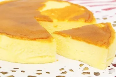 カルディ「しっとりチーズケーキ」が゛ホール食い゛しちゃうおいしさ!冷やすと濃密な口あたりにえん食べ