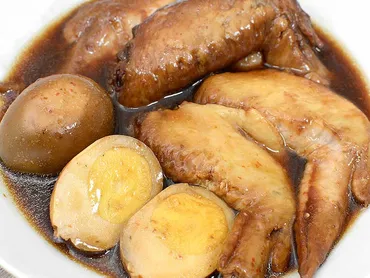 業務スーパーの『手羽先と玉子の甘辛煮』は染み込んだ濃厚ピリ辛醤油だれが白飯とよく合う