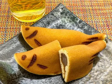 塩瀬総本家鮎焼実食レビュー】もちもち食感と見た目がかわいい夏季限定の人気和菓子