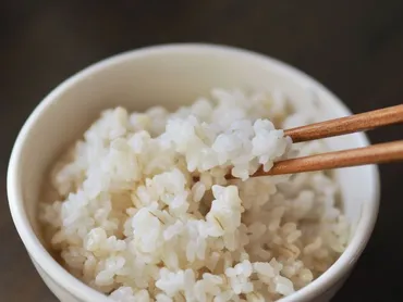もち麦の効果がすごい!血糖値・便秘・ダイエットに効く理由とおすすめの食べ方を解説
