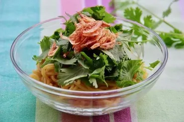 締めにもピッタリ!桜えびとパクチーの和え麺