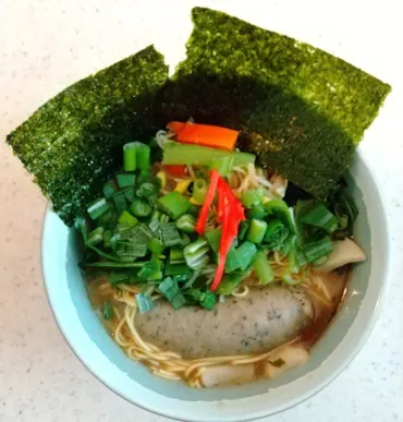 簡単レシピ】業務スーパーの「こだわり生フランク」をチャーシュー代わりに使ったラーメンの作り方