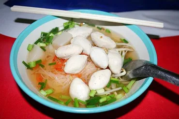 タイの国民食「クイッティアオ」とは？ 種類や注文方法、おすすめ店を紹介！(？)多様な麺とスープが魅力！タイの国民食クイッティアオ