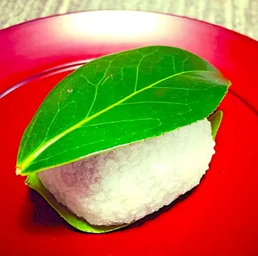 ああ、京都人】千年を越え現代に味わう平安の和菓子「椿餅」その奥の食文化