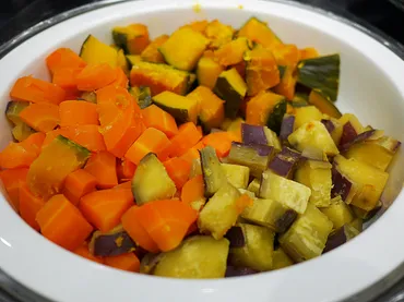 バイキングの「太らない食べ方」つ。甘いものはいつ食べるのが正解?«女子!