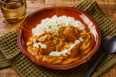 バターチキンカレー】おうちで作れる簡単アレンジレシピ。バターでより本格的な味に!