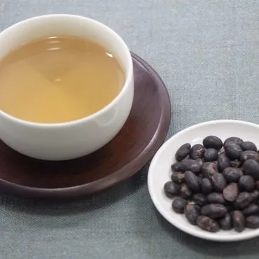 黒豆茶の効果とは？健康効果や副作用について解説！(黒豆茶、健康、効果？)黒豆茶の健康効果：女性にも嬉しい効能と注意点