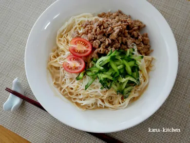 ごまたっぷり！ごま肉味噌とごまつゆの和え麺 : kana