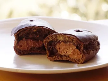 シャトレーゼのチョコレートスイーツはコスパ最強？エクレア・ショコラから苺フェアまで徹底解説！シャトレーゼ人気スイーツの世界！エクレア・ショコラ、苺フェア、多彩な商品ラインナップ
