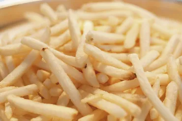 冷凍ポテトの揚げ方と揚げない調理法をチェック!オーブントースターやフライパン、レンジを使ったアレンジレシピもご紹介
